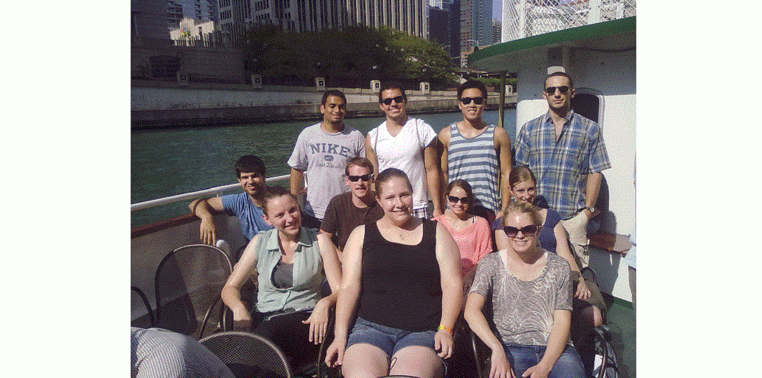 Group on arch tour boat II